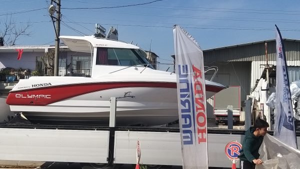 olympic boats 6,20 c pilothouse kamaralı lüx fiber tekne