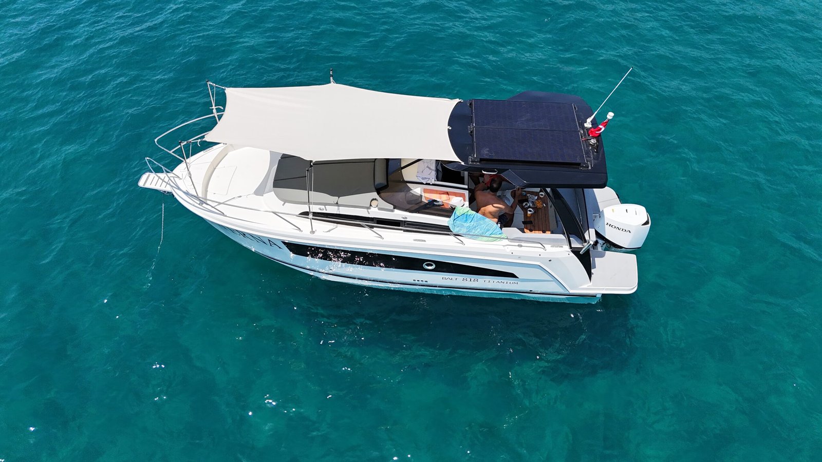 balt yacht 8,50 mt kamaralı lüx motor yat.